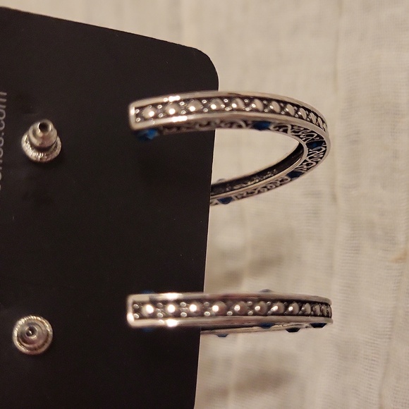 NWT Paparazzi silver colored earrings with turquoise stones Richly Royal - Picture 3 of 10